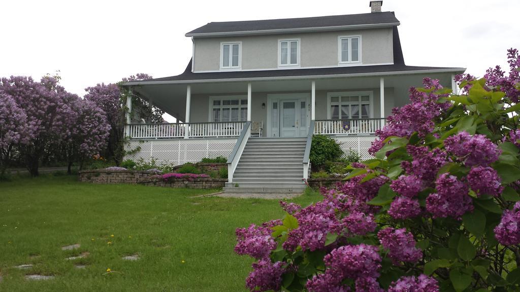 Auberge Gite Maison Des Lilas La Malbaie Exterior foto