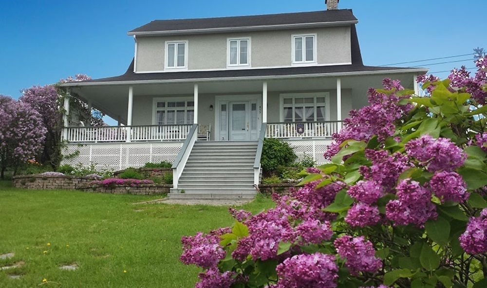 Auberge Gite Maison Des Lilas La Malbaie Exterior foto