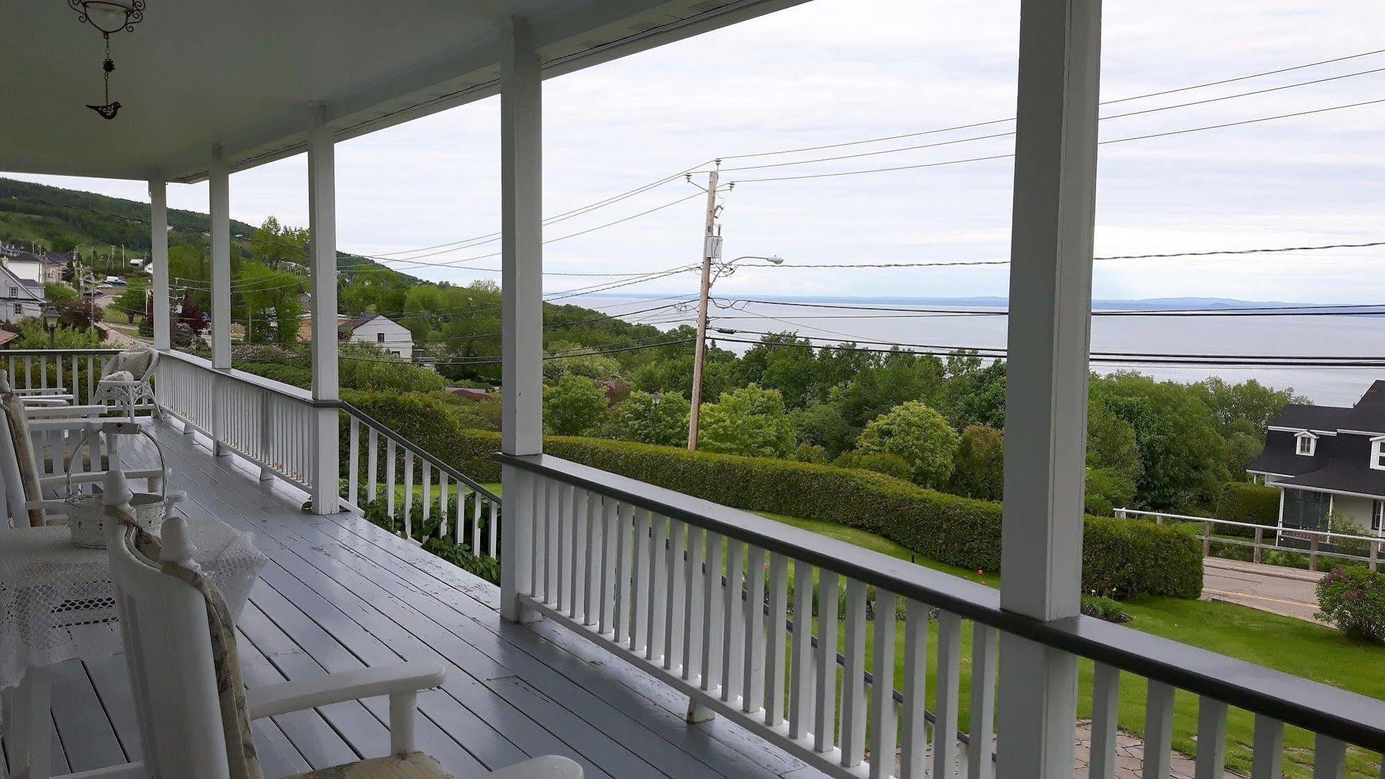 Auberge Gite Maison Des Lilas La Malbaie Exterior foto